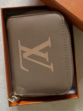 Brown Leather Zip Card Wallet